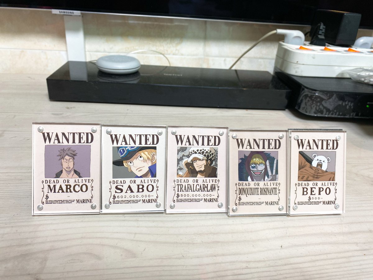 원피스 명패 현상수배명패
마르코 사보 로우 코라손 베포
개당 0.5 
정품굿즈X 번장 애드윈점?제작상품
일괄3.8에 구매했음

직거래가능 
반값택배 (씨유만) +1800
일반택배 +4000
#원피스굿즈 #원피스명패 #원피스현상수배 #원피스현상수배명패 #마르코굿즈 #로우굿즈 #코라손굿즈