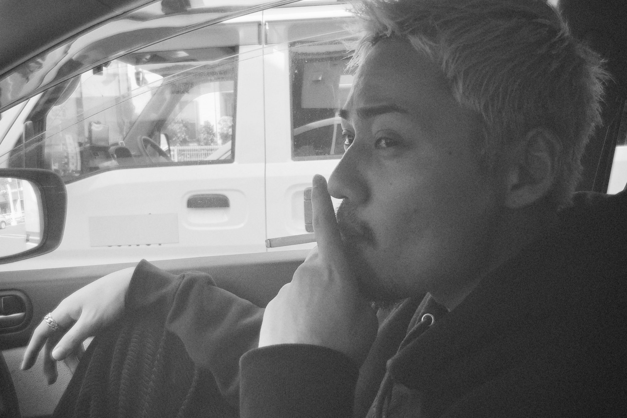 コムドット ひゅうが 仕事前の一服 フィルムカメラ コムルンです