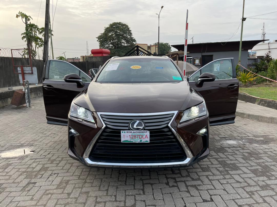 GidiAutos's tweet photo. Great inventory for good value. Our market is open for your negotiation. 
2015 Toyota rav4 xle
2015 white Glk 350
2015 black Glk 350
2016 Lexus Rx 350
#gidiautos 
#Bysolomo #surashoppingcomplex #Retweet https://t.co/Dkov5Smhvu