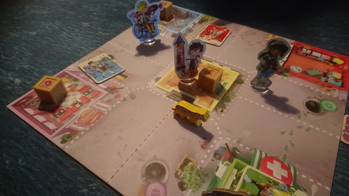 MissBayBee_de's tweet photo. 2) Ich spiele natürlich trotzdem die ganze Zeit, habe viel Spaß an #ZombieTeenz, #Piratz und #DieKnuffies mit den Kids. 
Oft merke ich, dass ich meine Photos wie üblich mache und dann vergesse zu posten. 
Verzeiht es mir, bald wird auch wieder mehr Brettspielcontent geboten 😘 https://t.co/DC2yZYhevZ