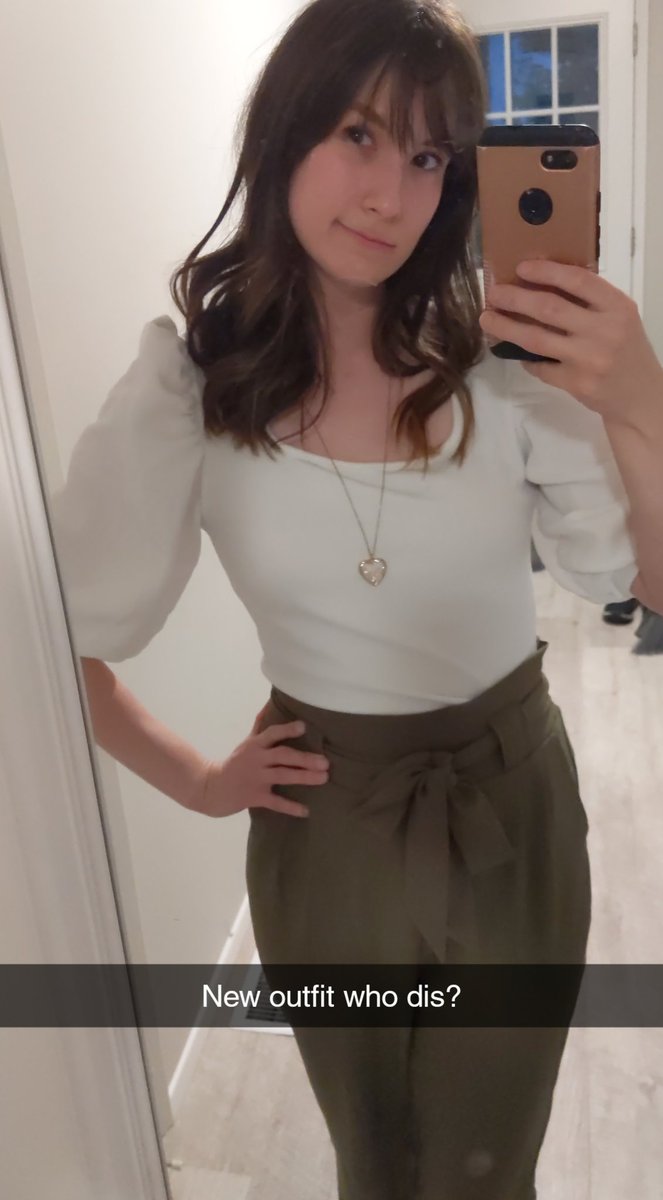 BethyPls's tweet photo. April 20th came a lil early tonight. WE vibin' have an old selfie from two days ago. #fashion #selfie #aintevenmidnight #catbert https://t.co/aWCg1rV500