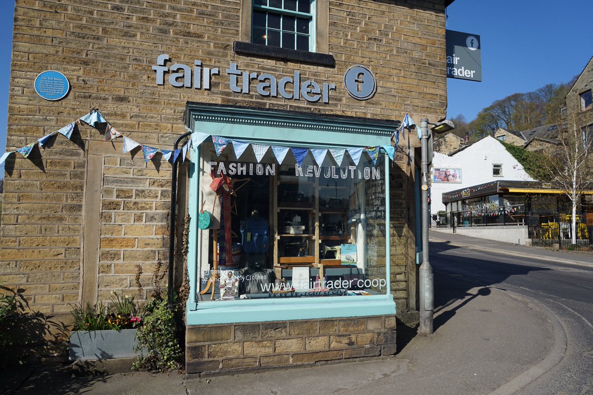 💚Fashion Revolution Week 2021 and we want to ask you a question. Who made your clothes ? 
The fabulous promoter of the campaign Julia Roebuck  <a href="/upcyclefashion/">Julia Roebuck</a> has created our window display. Check out her blog about the Revolution on our website. #whomademyclothes #transparency