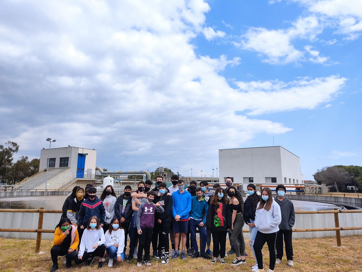 🏫💧Continuen les visites a l'EDAR de Tarragona dels centres educatius. Alumnes del @ponsdicart han conegut el procés de depuració de l'aigua. Ens hem adaptat a les mesures sanitàries i seguim apropant la gestió de l'#aigua, un recurs fràgil i essencial 💙