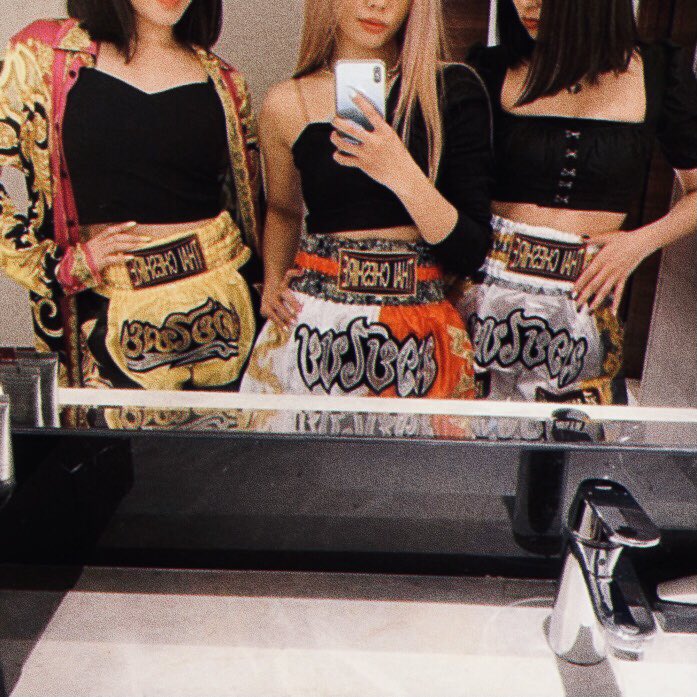 EGIRLSORN's tweet image. My fav E-girl trio 

#손 #씨엘씨 #예은 #승희