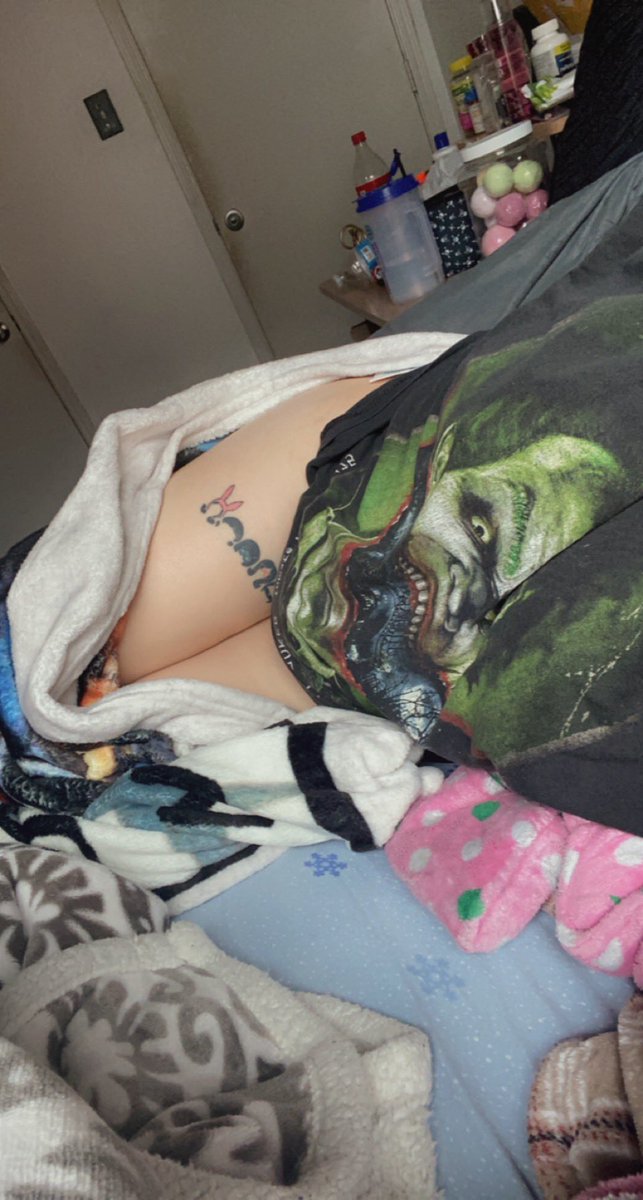 Hotmessmama1990's tweet photo. I’m $88 away from my overall goal this month! My onlyfans is 40% off til May 11th! $3 right now it’s worth it I promise.
Content includes
•Thicck MILF inked/pierced
•anal plug/toy play
•couples/custom content
•sexy outfits
•24/7 interaction 
You won’t regret spending $3 😉 https://t.co/oocUCQthby