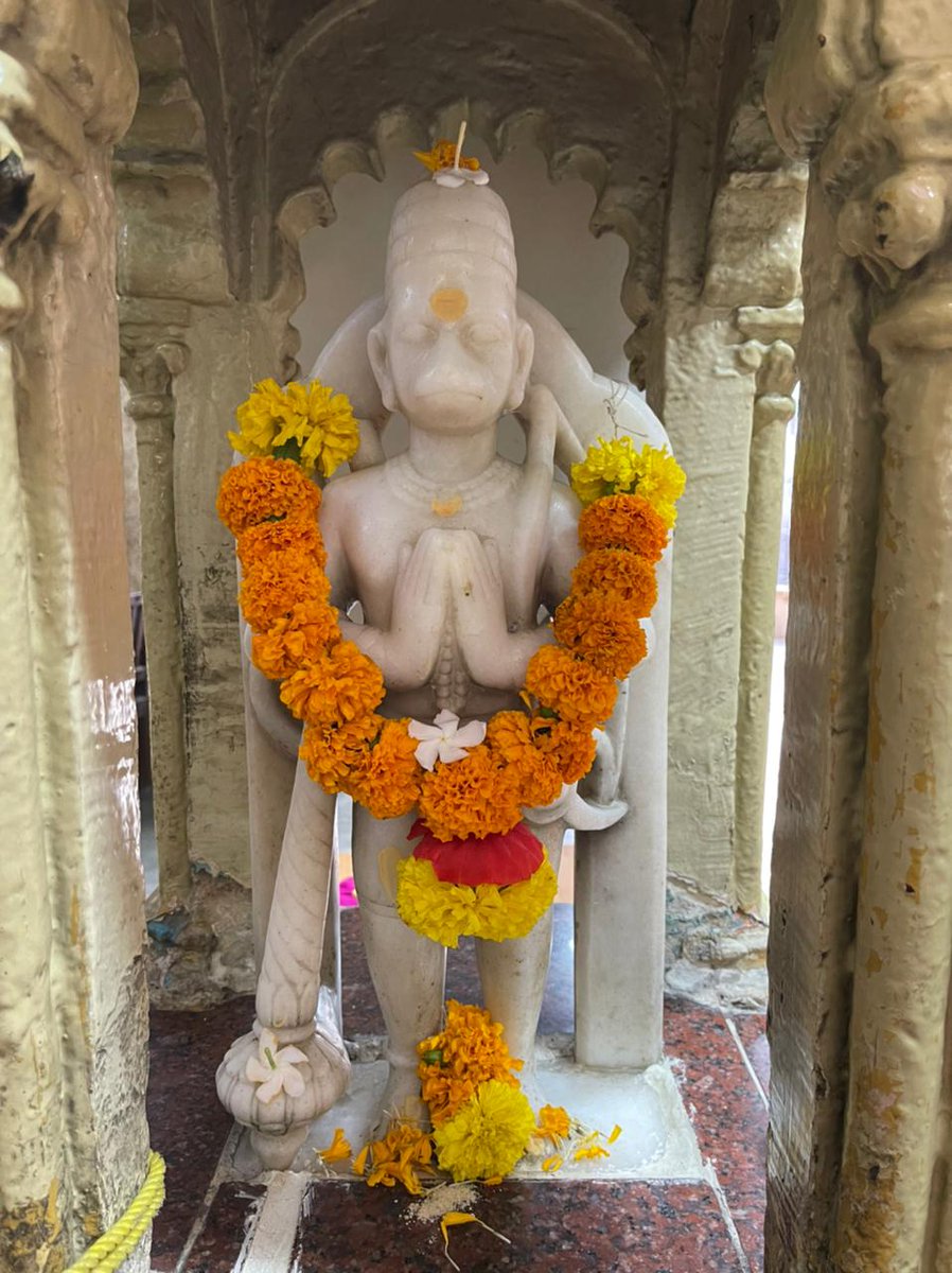 T 3889 - 
जय हनुमान ज्ञान गुण सागर 
जय कपीश तिहूँ लोक उजागर 
🙏🙏
