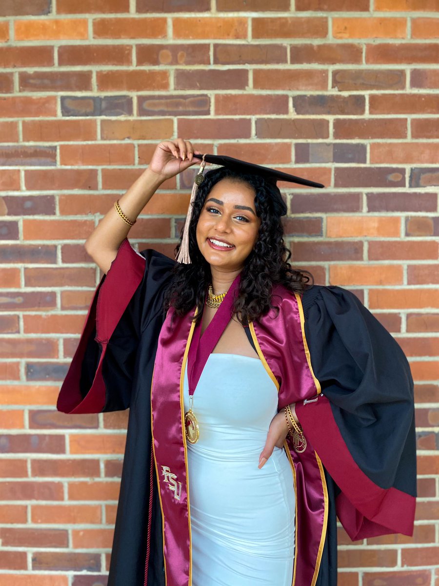 sonxli's tweet photo. four years ago my high school teacher told me i’d never get into college... this weekend i graduated magna cum laude from a top 20 university 😌 #firstgengrad 👩🏽‍🎓 https://t.co/DFS2oHIWMB