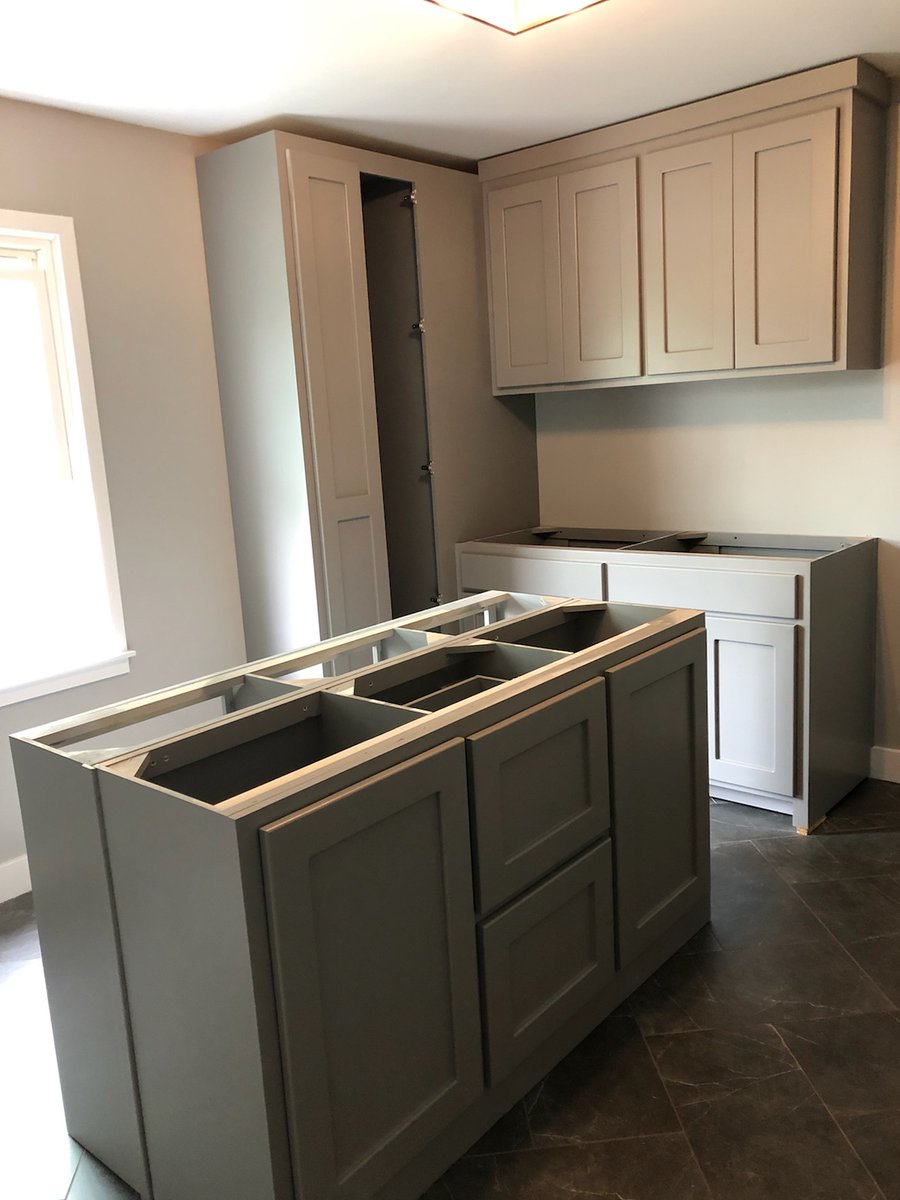 Our talented carpenters are working on a laundry room install today in Lake Quivira. 🔥
#cabinets #carpentry #casework #kansascity #woodworking #lakequivira 
Contact us if you are in the need for custom-made cabinets or furniture! 🔨 
truegritwood.com