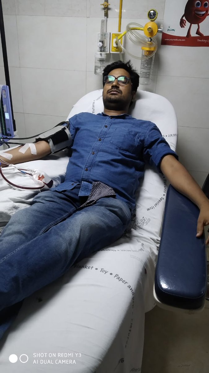 ग़ाज़ियाबाद के राहुल श्रीवास्तव जी ने प्लाज़्मा दान किया। अगर आप भी 3 महीने के भीतर कोरोना को हरा चुके हैं तो आप भी ऐसा करके किसी को ज़िन्दगी दे सकते हैं।
राहुल जी को ईश्वर और ऊर्जा और शक्ति दें।
#PlasmaDonor
