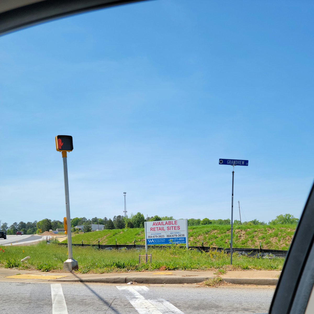 SoTrue2Myself's tweet photo. It would be WONDERFUL if @ChipotleTweets had a location in Simpsonville!! There is an abundance of retail space on Granview and Harrison Bridge! #ShamelessPlug https://t.co/K9OLJdvBrr