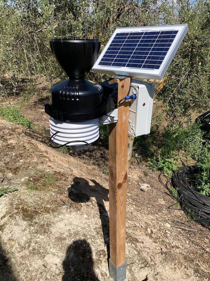 smart_flight's tweet image. Otra instalación🛠️ de sensores de humedad💦 realizada, pero esta vez aportamos más elementos además de las sondas de humedad.
 Os dejamos unas imágenes de como nuestros agricultor@s👨‍🌾👩‍🌾 ven los datos.

NO DUDÉIS EN PREGUNTARNOS!!

📱+34 646 94 50 34

#riegoeficiente #smartflight