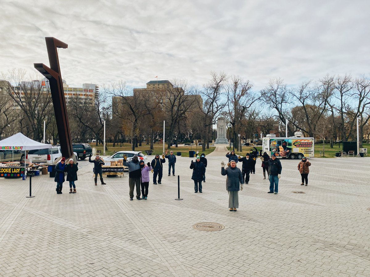 MarketRegina's tweet image. Reminder❗️Open-air markets start again THIS SATURDAY❗️

We can’t wait to see all of you at City Square Plaza this weekend! 😄

#ReginaFarmersMarket
#FarmToTable #ShopLocal
#ReginaFood #YQRFoodie
#Saskatchewan
#MadeInSask
#BakedInSask
#GrownInSask
#DesignedInSask