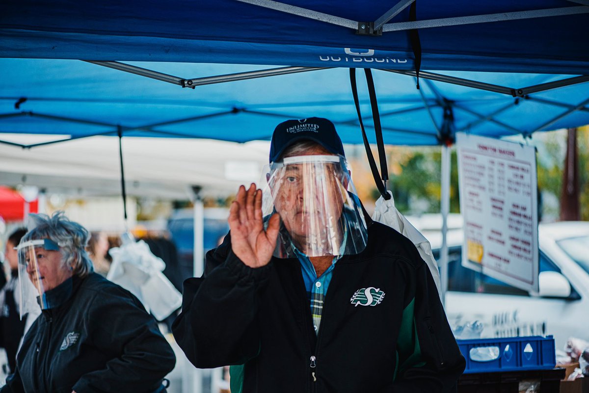 MarketRegina's tweet image. Reminder❗️Open-air markets start again THIS SATURDAY❗️

We can’t wait to see all of you at City Square Plaza this weekend! 😄

#ReginaFarmersMarket
#FarmToTable #ShopLocal
#ReginaFood #YQRFoodie
#Saskatchewan
#MadeInSask
#BakedInSask
#GrownInSask
#DesignedInSask