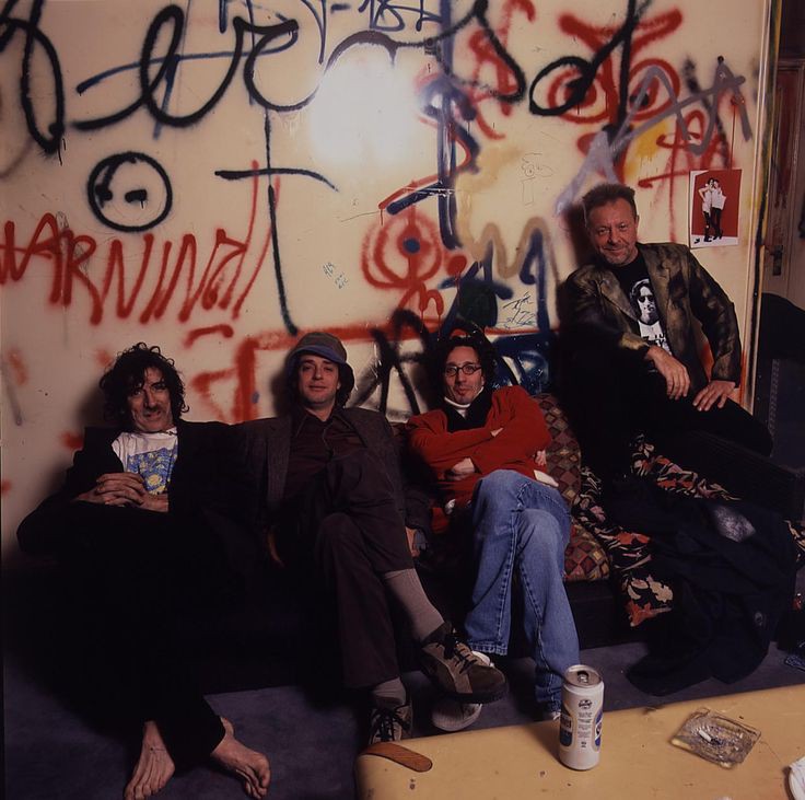 iDENK1CHARGE's tweet image. Abro hilo de los personajes de bnha y que canciones/bandas  de rock nacional escucharían&amp;lt;3