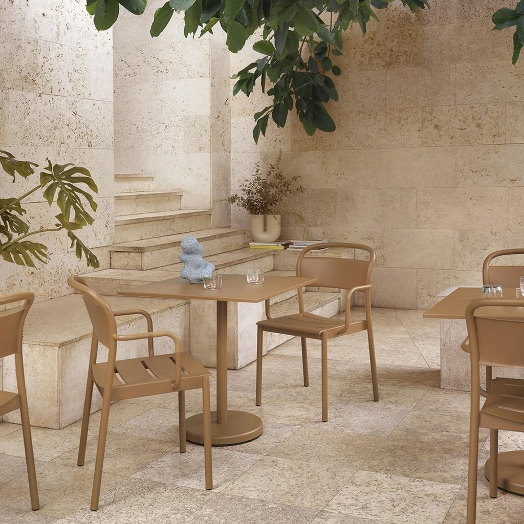 FLEUXPARIS's tweet photo. Cet ensemble outdoor Linear en acier est conçu avec des lignes épurées et élégantes. Ses détails subtils font de cette collection d'extérieure la touche moderne sans aucun compromis 🪑
.
Collection Linear, disponible en précommande en plusieurs modèle… https://t.co/SuUD3rs8ZC https://t.co/SVgn1gVRAS