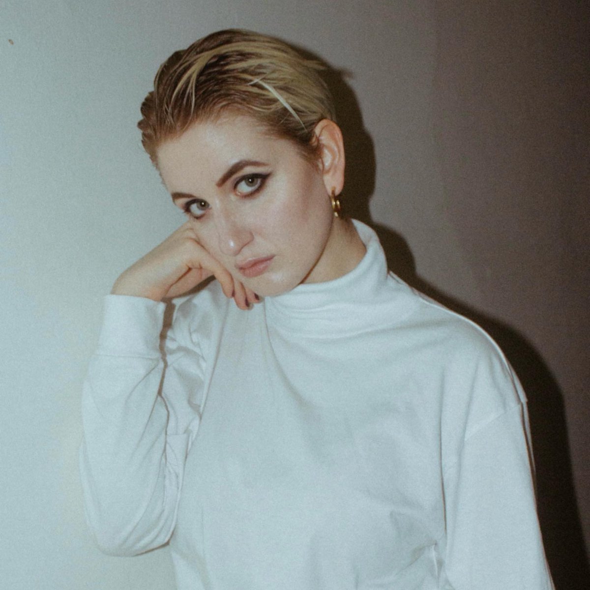 #7 is Alida with "One More Time". <a href="/alidaofficial/">ALIDA Official</a>

open.spotify.com/track/0lXMcNac…

#undiscoveredmusic #undergroundmusic #pushlouder #indiemusic #SupportIndieArtists #spotifyplaylist #spotify