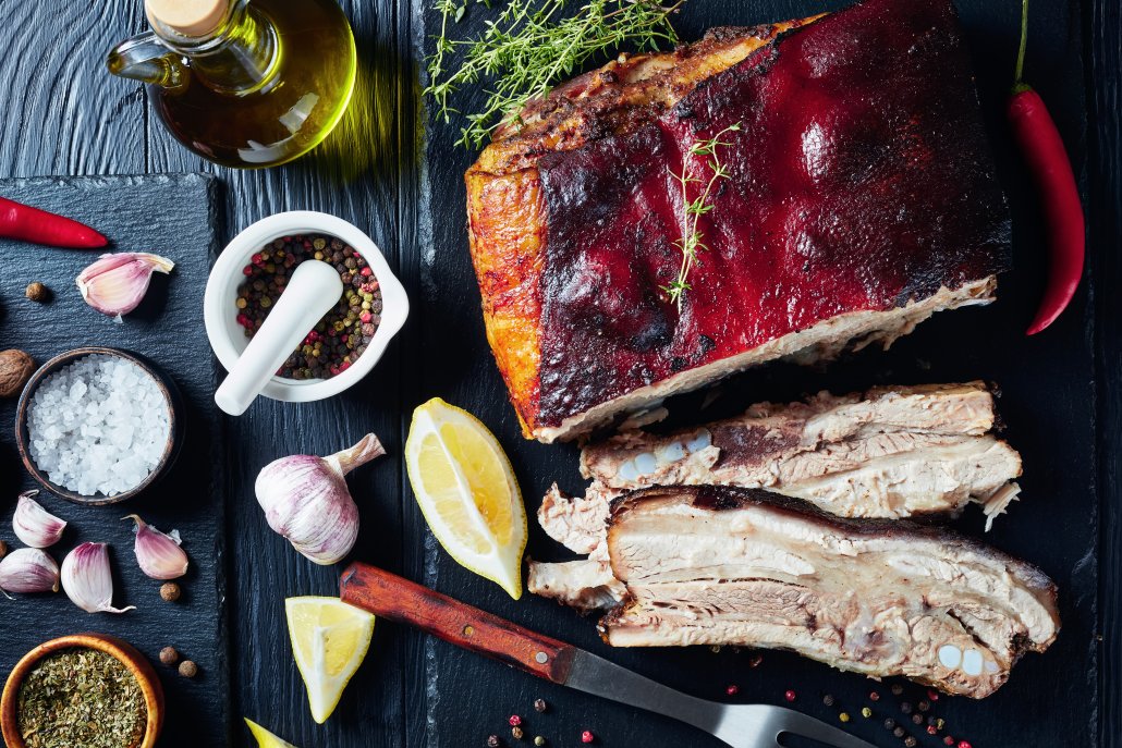 Inspired by the Kentucky Derby®, Chef Justin Wangler shares three recipes that will bring southern style into your home kitchen. Go ahead, stay in and enjoy the longest-running sports event in the United States with La Crema! #LaCrema #KYDerby
fal.cn/3f06K