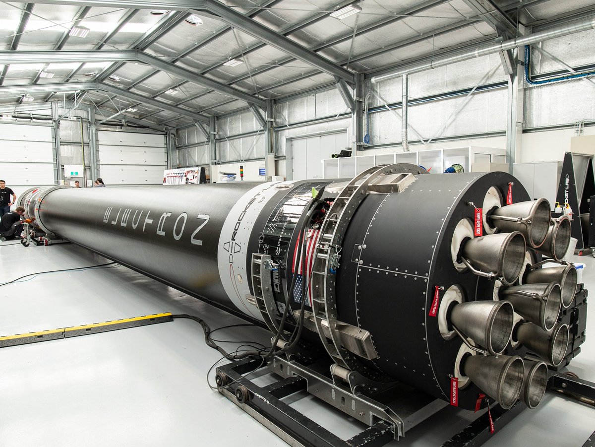 Electron’s first stage:The first stage houses 9 Rutherford engines, which provide a thrust of 162 kN of thrust. This stage is made from carbon composite and is the only reusable part of the launch vehicle. For recovery…10/15