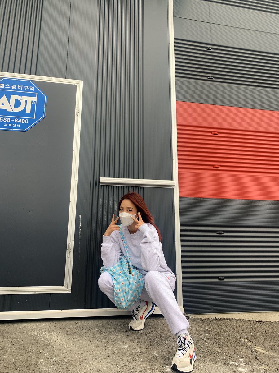 krungy21's tweet photo. 바람이분다.. 💨🌬 퇴근~!!! 😆 https://t.co/Pj0OG9yIHv