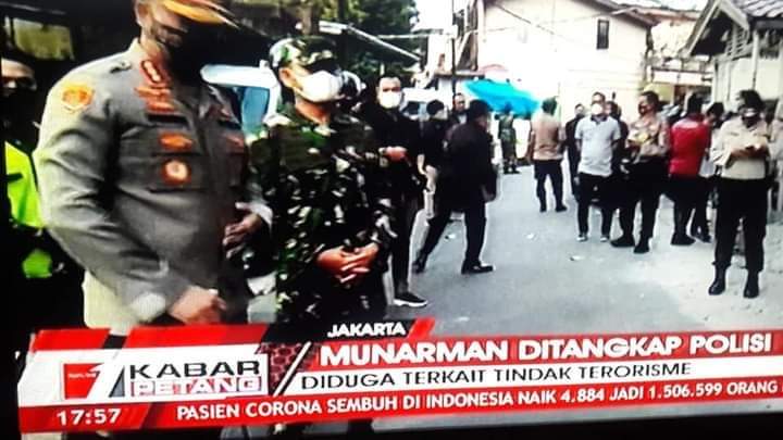 Android_AK_47's tweet photo. Bintang 1 Jatuh di Papua, 
3 brimob ditembak dan 1 tewas.
Yang ditangkap ORMAS."🤔 https://t.co/g9Xrylians
