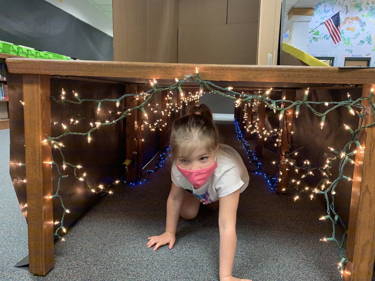 klathurman's tweet image. Our @GoshenHillcrest primary students read over 139,000 minutes over the past 5 weeks for our Blast Into Reading challenge! This week, we’re celebrating their hard work by transforming our library into a celebration that’s “out of this world!” #TeamOldham #L1G4