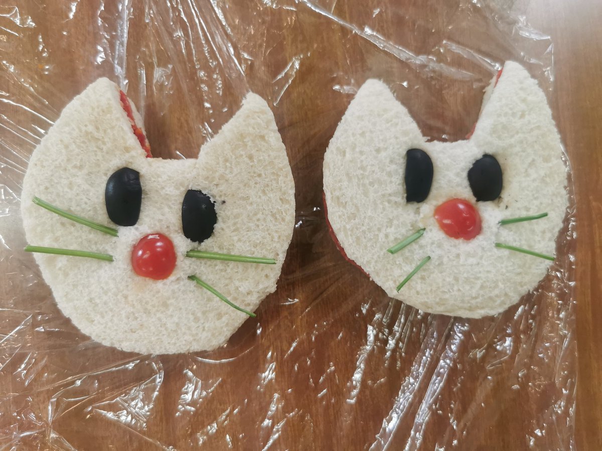 NAZARETSANBLAS's tweet photo. Desayunos creativos 😋😋😋😋 #SemanaFamilia35 https://t.co/uiWNKlaLaW