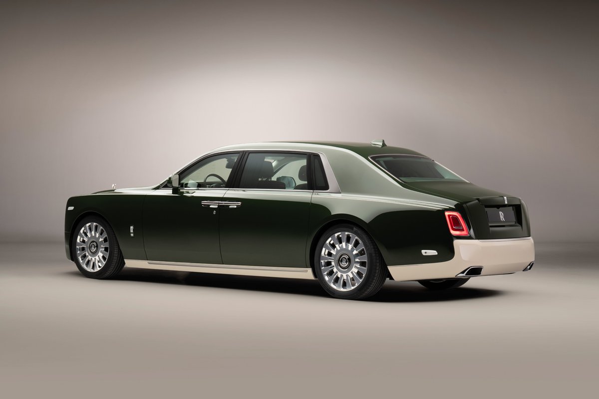 HYPEBEAST's tweet photo. Japanese billionaire Yusaku Maezawa commissions Hermès x Rolls-Royce Phantom.
Photo: Rolls-Royce

Full look: https://t.co/8MuJzpltKB https://t.co/9Fnvn3aBbo