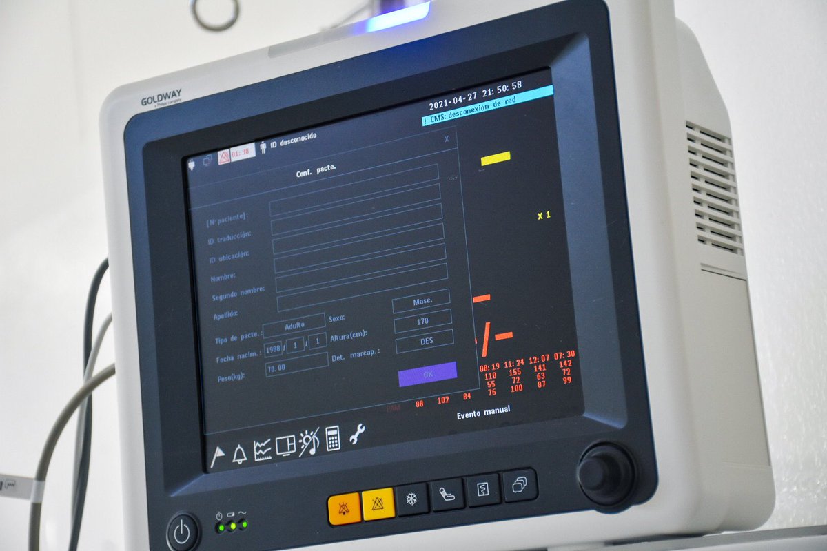 Ayer estuvimos con el Ministro de <a href="/SaludBAP/">SaludBAP</a> <a href="/DrDanielGollan/">Daniel Gollan</a> y hoy ya recibimos equipamiento médico muy valioso en nuestro Hospital Municipal. 
Estamos armando la Unidad de Cuidados Intermedios con 4 camas, que se suman a la Terapia Intensiva.