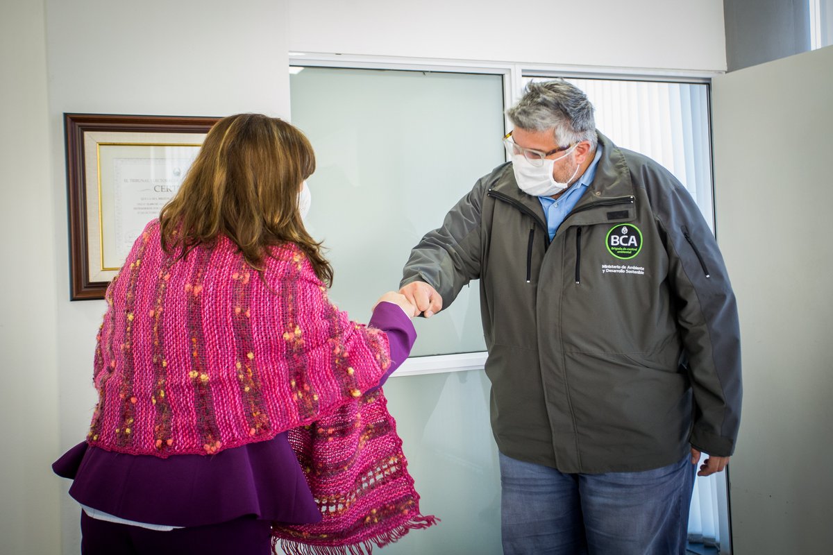 ines_byd's tweet photo. Recibimos a la Brigada de Control Ambiental de @AmbienteNacion, junto a su director Alejandro Mackielo. Mañana miércoles vamos a trasladar a 14 tortugas desde nuestro Centro Yastay, a la reserva @TekoveM, para que puedan ser liberadas en un hábitat adecuado para sus necesidades. https://t.co/oR2IqChcqf