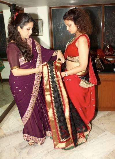 FilmyMasala3's tweet photo. Marathi #actress #varshausgaonkar In her sexiest red saree.💋💋💋💋😚😚👄👄❤❤❤❤❤💜💜💜💜💜💜💜😘😘😘😘😘
#marathiactress
#marathithread
#actressnavel https://t.co/u8k0prU1y3