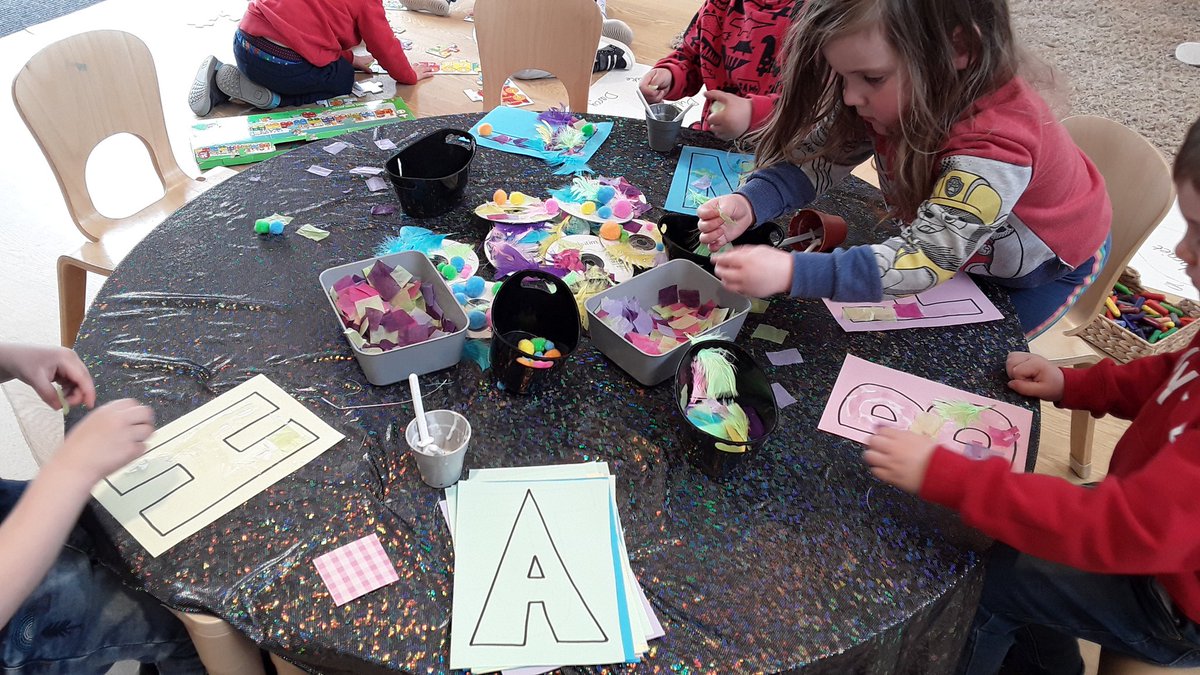 AshbridgeMaxy's tweet photo. Practising our name recognition - can you find the first letter of your name? How would you like to decorate it? #independentchoice #namerecognition #schoolready #EYmatters @NDNAtalk https://t.co/hlDSBj0Ppf