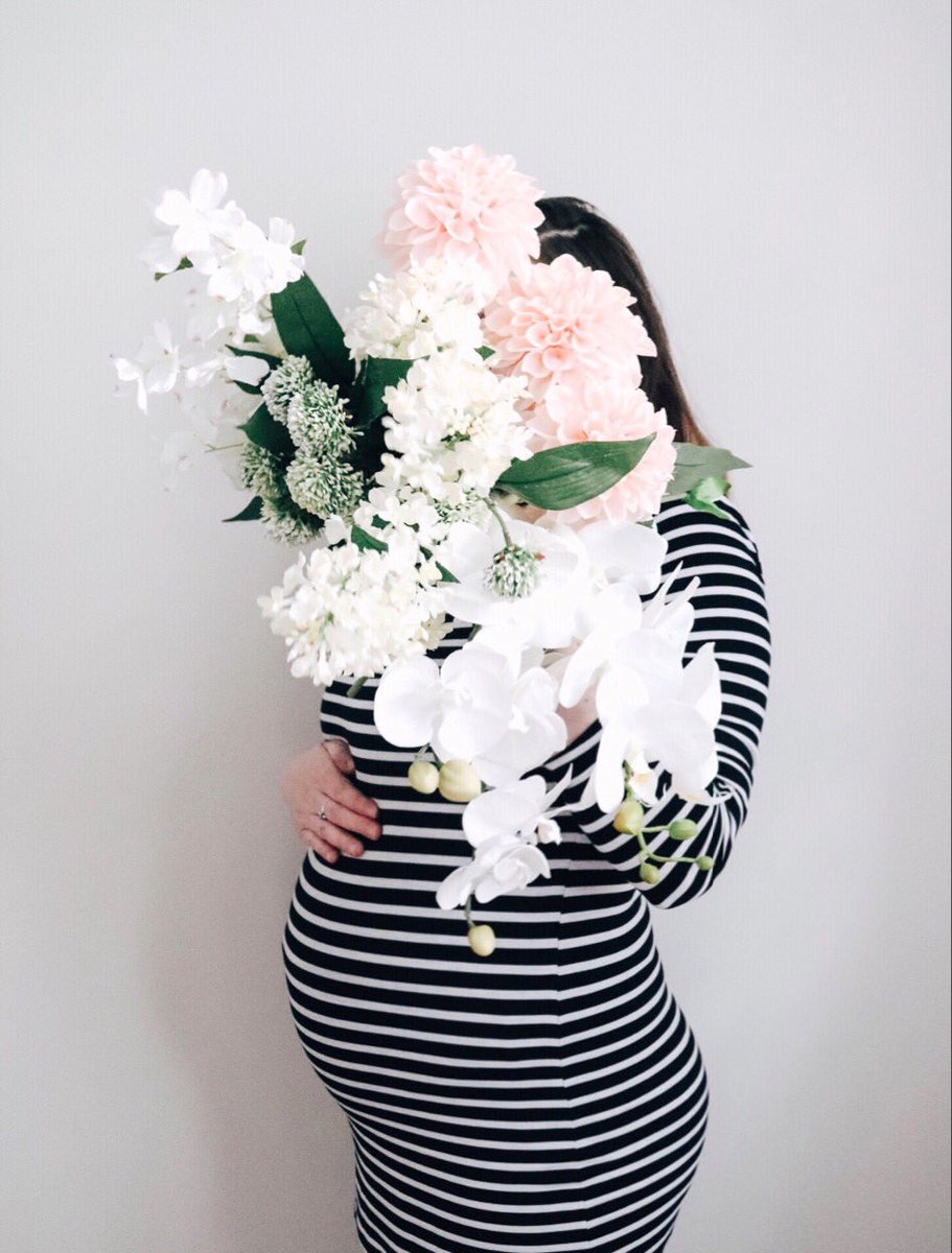 RoguePetalCo's tweet photo. Well hello, 3rd trimester 👋🏻 #7months #theroguepetalco #fauxflorals #dahlias #orchids #eek https://t.co/ctvNdGFAkZ