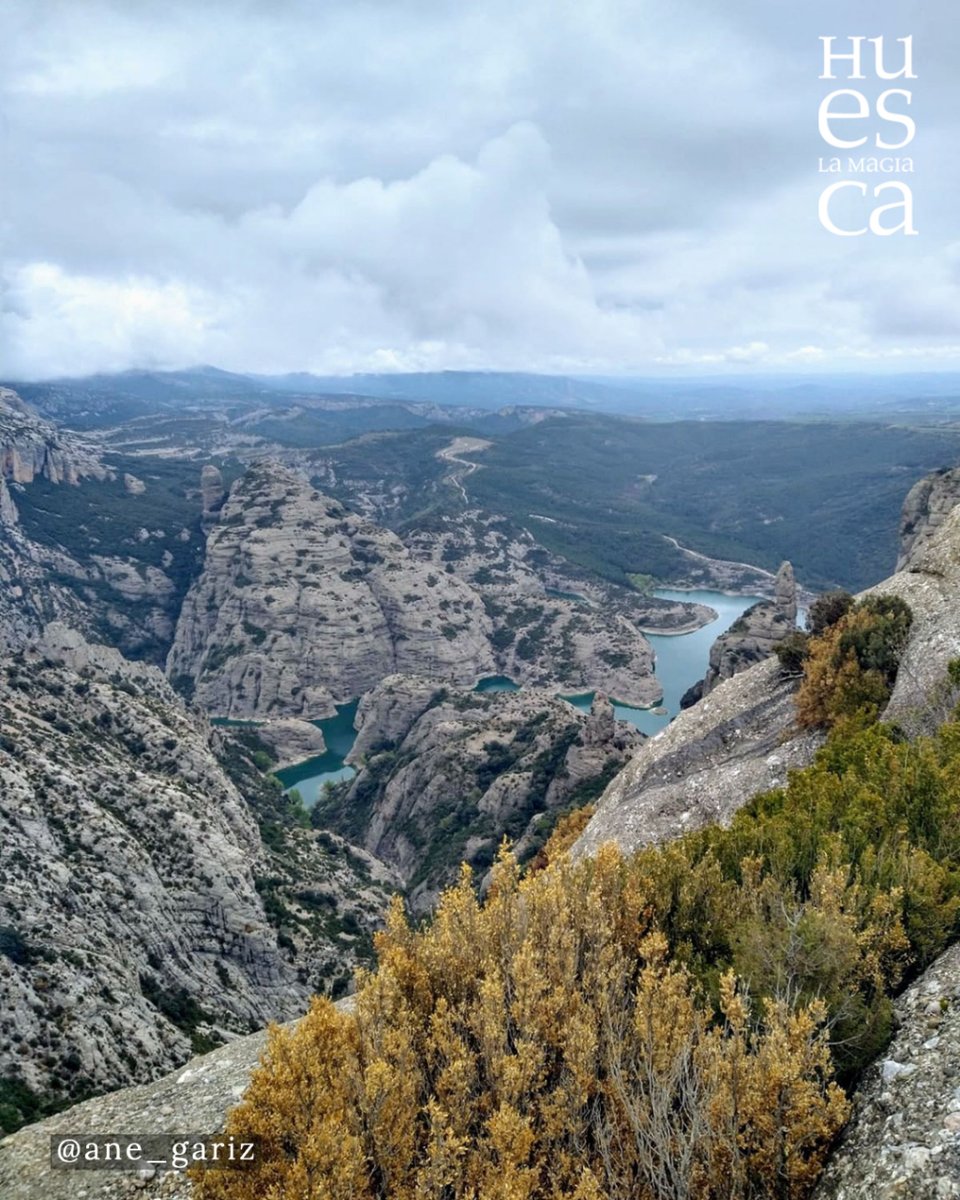 Maravillosas vistas de Vadiello desde el impoenete Pico Borón 😍 😍