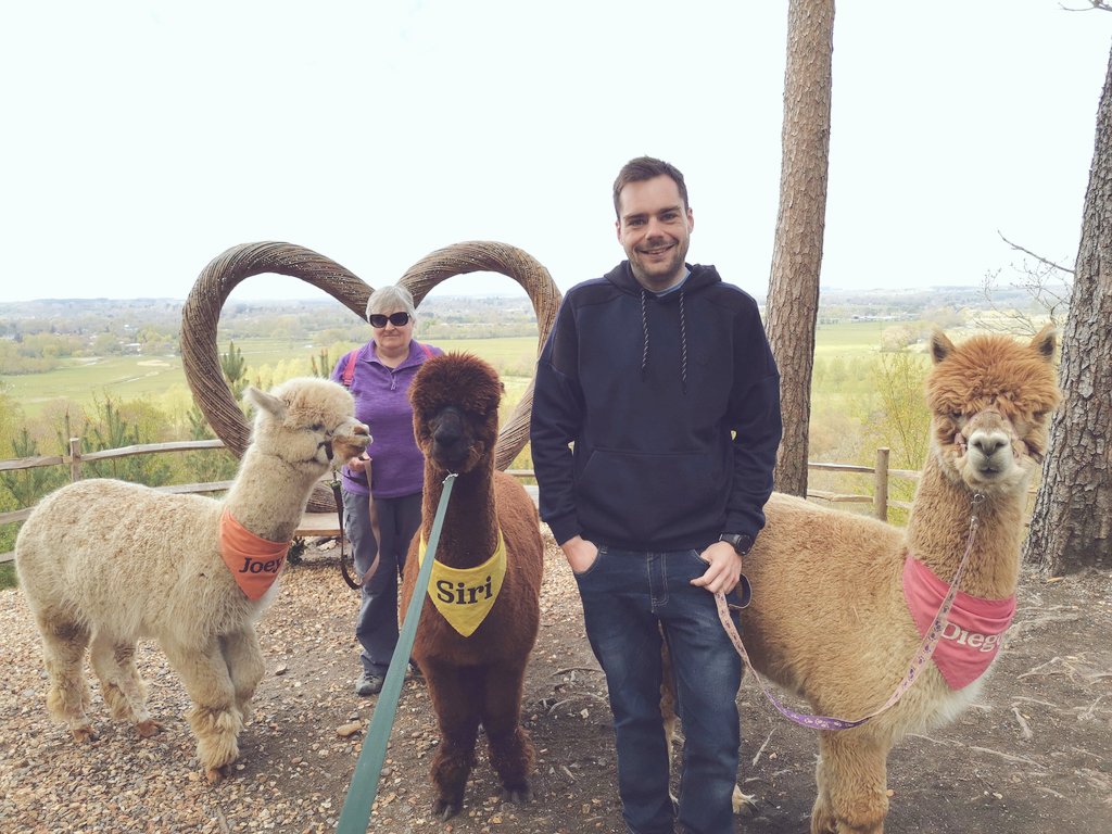 Some pics from today's alpaca walk... Such fun!
Thank you <a href="/AwayResortsUK/">Away Resorts</a> we had a fantastic time meeting your lush alpacas and exploring the park with them! #birthdaycelebrations #meetSiri #sandyballs #sandyballsalpacawalking #staycation #whataview #newfriends #holiday