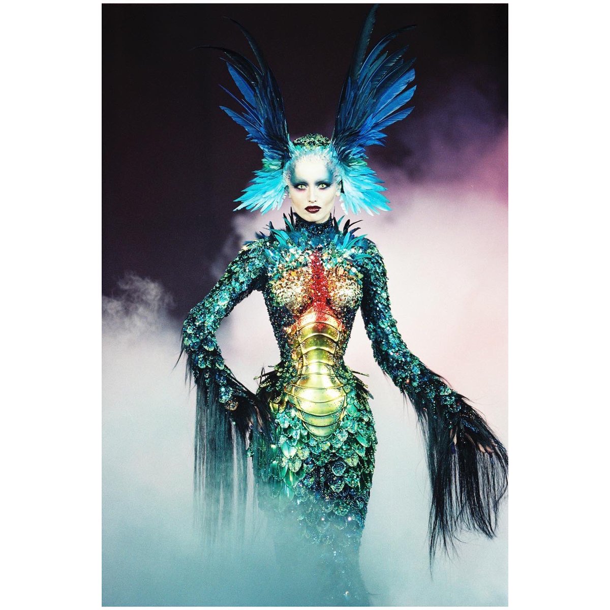 RunwayTalks's tweet photo. Manfred Thierry Mugler was an artist from a young age. He was the king of fashion in the 1980’s/1990’s, delivered iconic looks, and gave us runway shows to remember for years to come. Link in bio! #fashionpodcast #fashionlovers #highfashion #runwaywalkscurrenttalks #rwct https://t.co/SWARrQDSv5