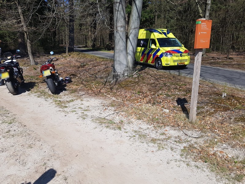 Motorrijdster gewond bij eenzijdig verkeersongeval in Drouwen - #Drenthe -..
