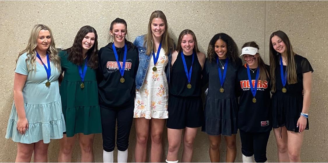 Recognized our amazing senior class (8 players and 4 managers) last night. This group: 93-18, 2 Section 1AAAA Championships, 3x SSC Championships, back to back State Tournament, played in 4 Section Finals, and friendships to last a lifetime! Congratulations! 🏀🐾#WhateverItTakes