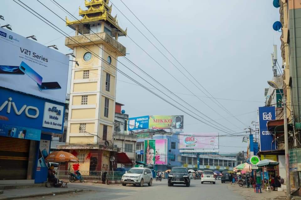 Terrorists in civilian clothes (#Myanmar security forces) raided the Kaung San laboratory diagnosis in #Muse this evening and forcibly abducted Doctor Sai Sai Maung and one radiologist.
#Apr27Coup
#WhatsHappeningInMyanmar