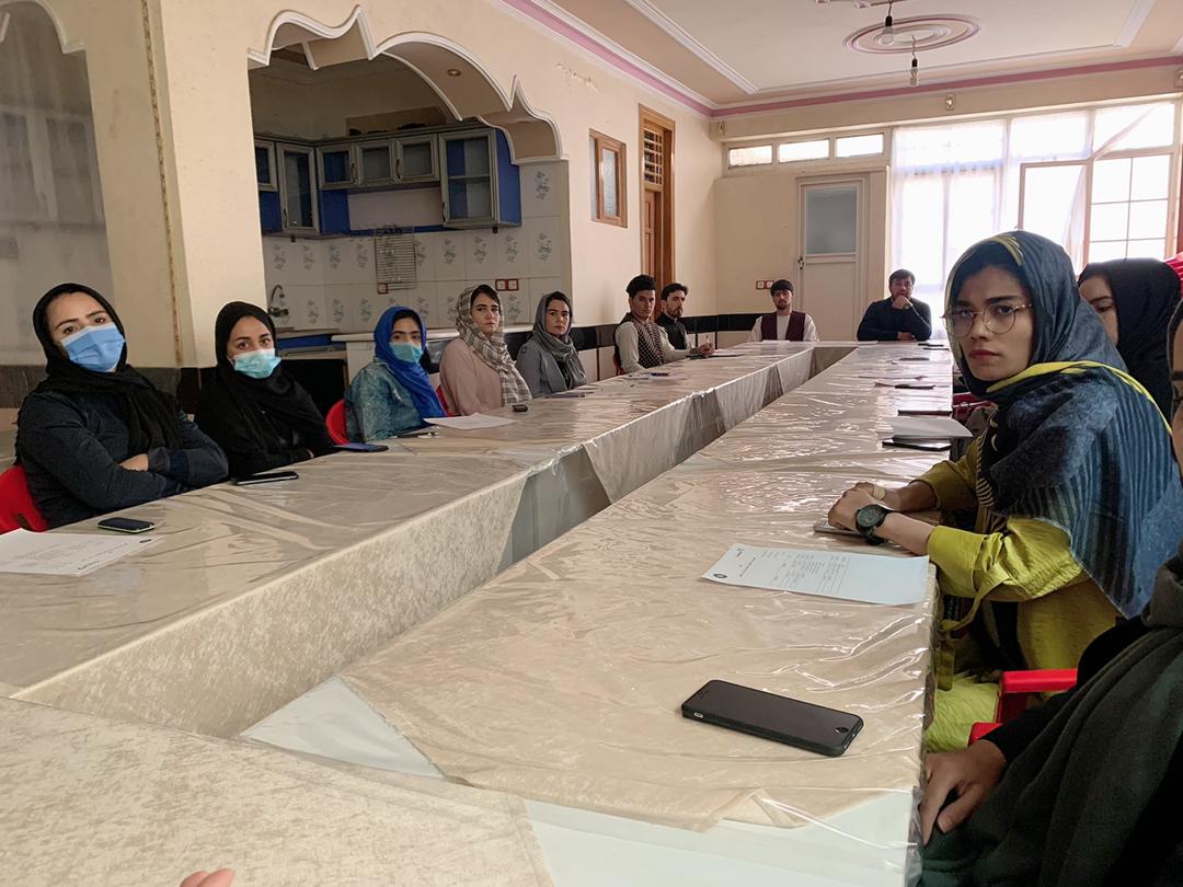 AWNKabul's tweet photo. دفتر ولایتی شبکه زنان افغان بتاریخ ۲۶ اپریل ۲۰۲۱ مجلس ماهواره خود را با کمیته جوانان دادخواه شبکه جهت هماهنگی فعالیت ها و دادخواهی ها در ولایت هرات دایر نمود.
https://t.co/3Cfcfer2Lp https://t.co/zAeAHE9DJM