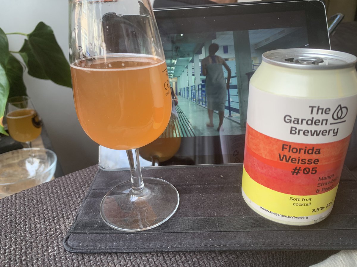 MonicaAnth's tweet photo. Net een lange wandeling gedaan langs onze mooie dijk #denhelder.
Om 16.30 zaten we klaar voor de #NationaleToost met bijpassend oranje kleurig biertje en nu maar serie kijken op Netflix.
Rustige #woningsdag, morgen weer te werk na paar dagen hoognodig vrij geweest te zijn https://t.co/5cCEaTIcRq