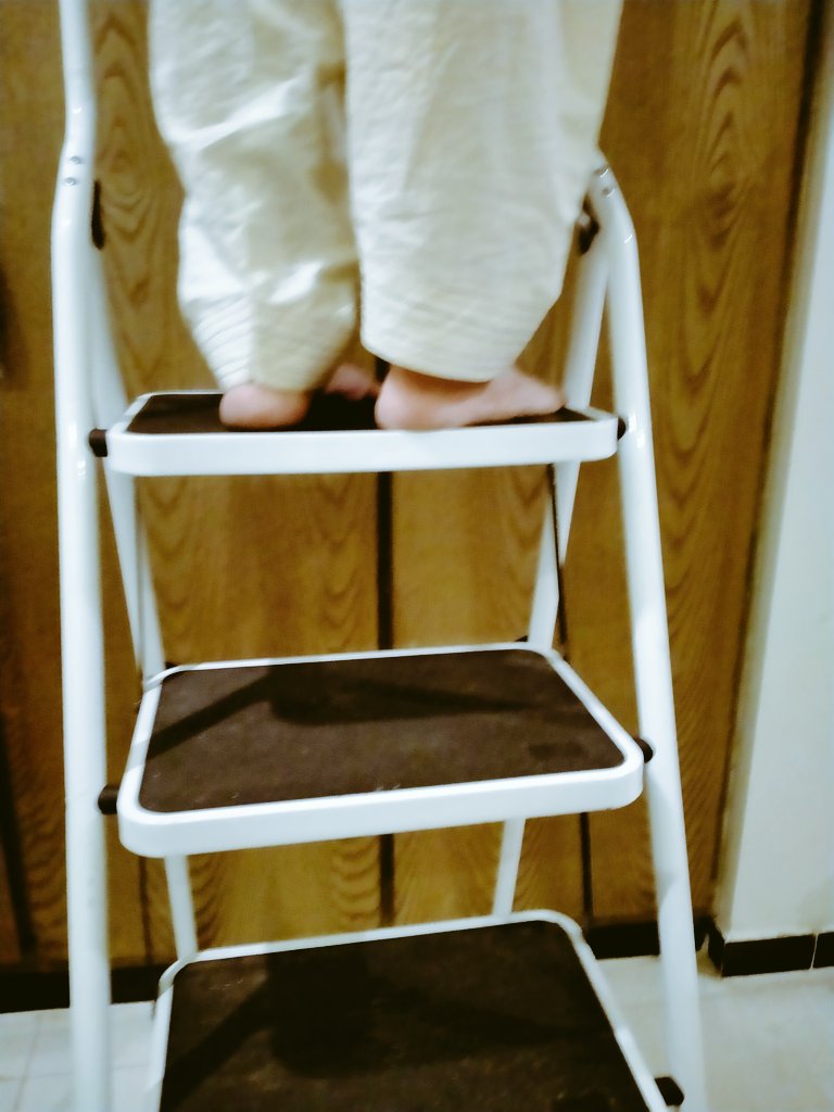 sadaat55's tweet image. Nobody knows exactly , what is in store for us.Only God knows.
Requested my wife to recover my trove of &quot;The Economist&quot;.I helped her holding the ladder.
This issue of the paper is from September 1999. The Editorial of the paper is Liberty, Equality, Humility.
#FutureForecasting