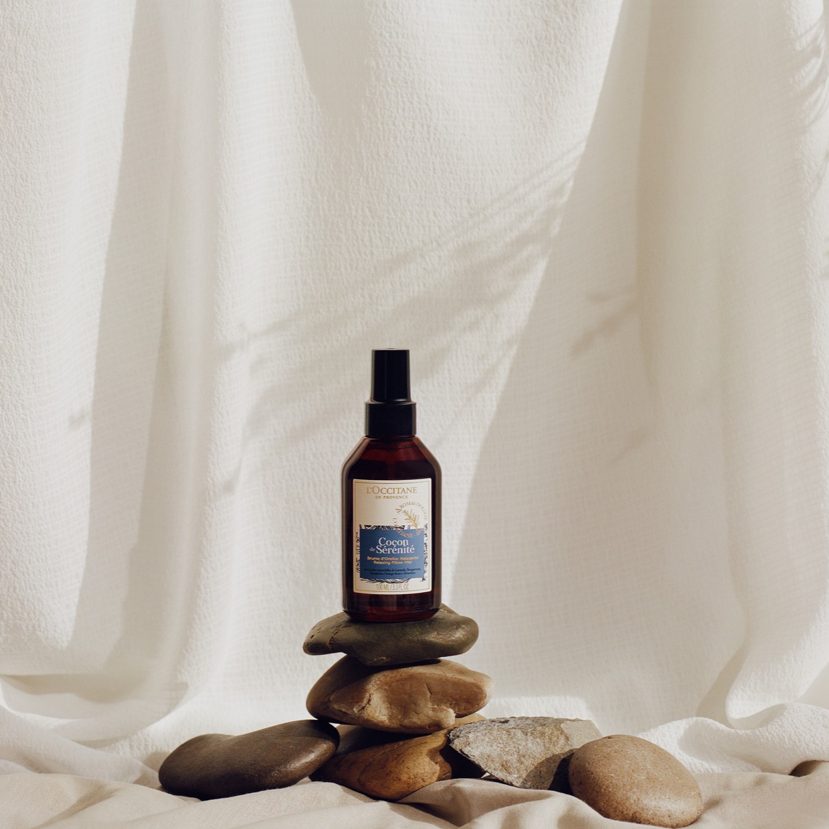 ¿Te cuesta conciliar el sueño? 😴 Antes de ir a #dormir, vaporiza sobre la almohada la Bruma Relajante Cocón de Serenité. Sus aceites esenciales 🌿 🍊 ayudarán a proporcionarte una agradable sensación de calma y #serenidad...💜¡Pssht! ¡Buenas noches! 🤗😉

bit.ly/3esIroo