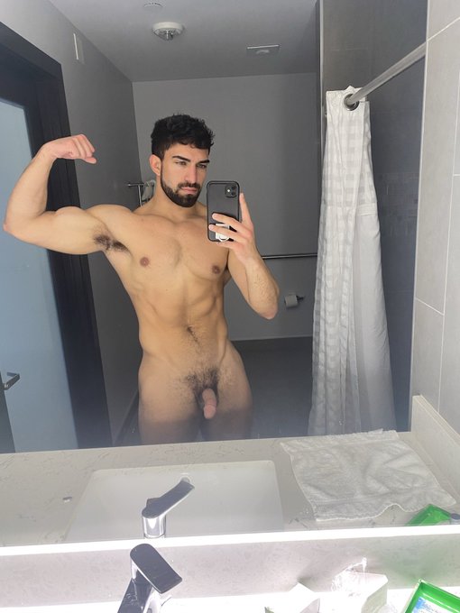 Looking to fuck and get fucked today 🤪🤪🤪 https://t.co/yoRJvyN8vs