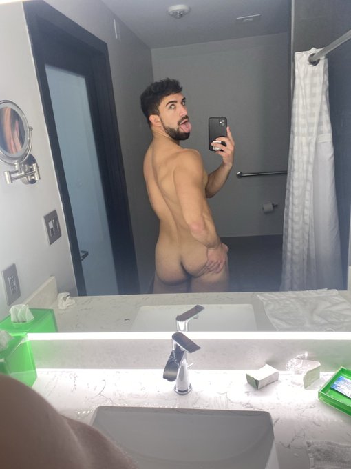 Looking to fuck and get fucked today 🤪🤪🤪 https://t.co/yoRJvyN8vs