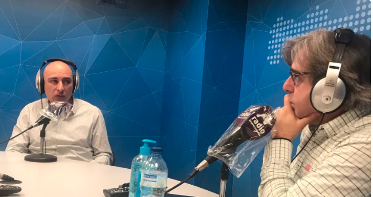 IntercafeRadio's tweet photo. Fernando Del Molino de @TaxiFedeVLC señala que con 800 euros de ayudas y aplazando impuestos, el taxi puede sobrevivir. #27abril #tempsderadio
☕️En #Intercafe de @intereconomiarv
https://t.co/cF6zEU5uBg https://t.co/sXIXqNvHxk