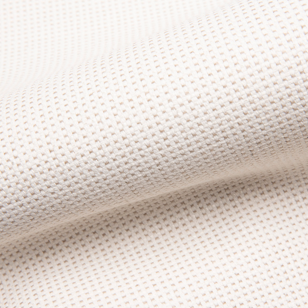 HollyHuntDesign's tweet photo. Peak Performance 
 
Our #performance #textiles embody the look and feel of the finest #fabrics without the maintenance. Choose from hundreds of styles to create easy-to-care-for upscale spaces, indoors or out. 
  
#HOLLYHUNT #outdoortextiles #outdoorfabric #interiordesign #design https://t.co/J0tvnoaSIa