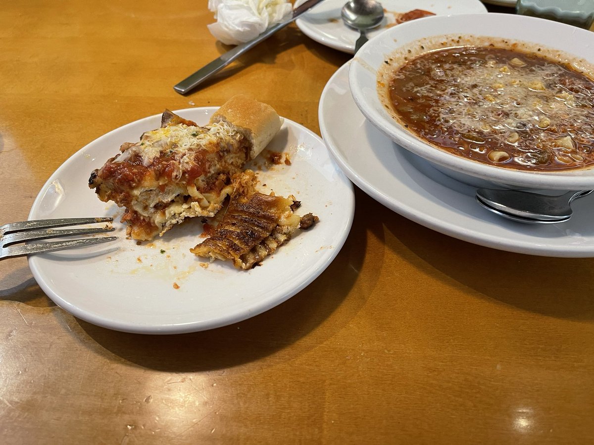 vinogger's tweet photo. @olivegarden while I was happy to be able to dine in a restaurant for the first time in over a year, I was not happy to get burned lasagna.... https://t.co/Y8P3bL413h