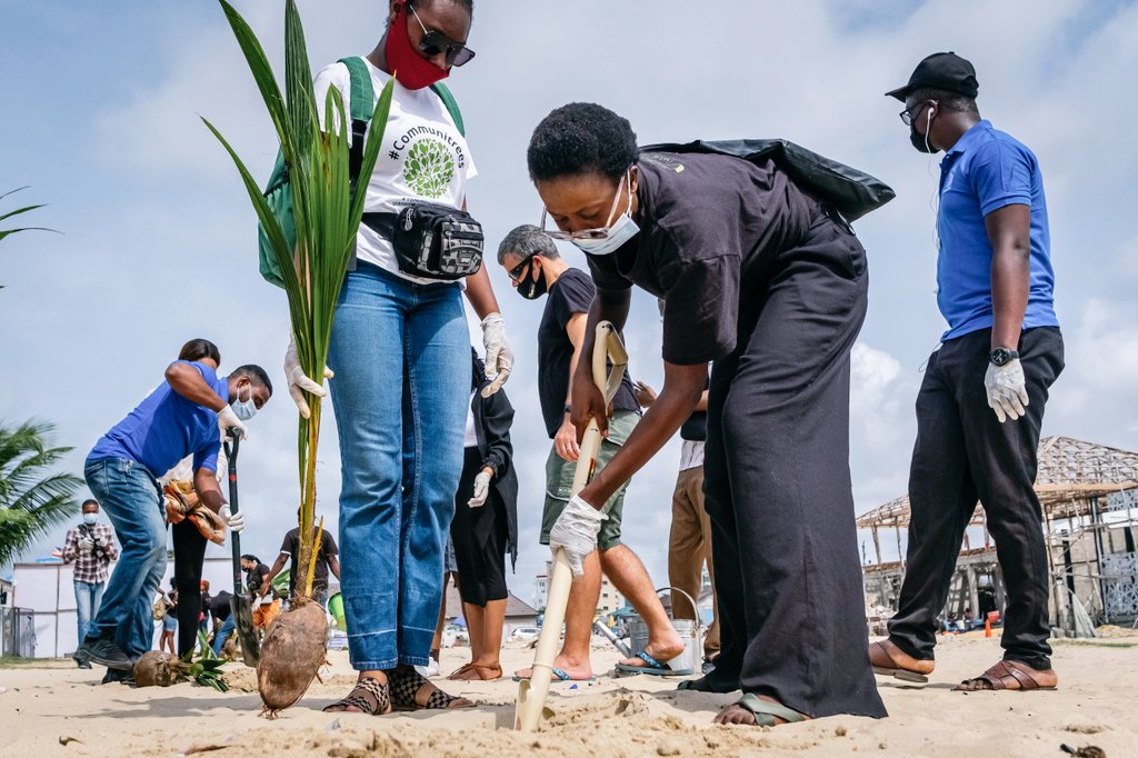 mol_yn's tweet image. Last day of #Communitrees. 
We continue to live sustainably though.
Thank you @SustyVibes @UKinNigeria for such an amazing experience! 🍀☘️🌱🌵🪴🌴🍃💚💚💚💚💚