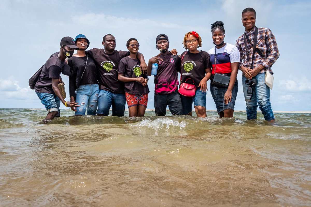 mol_yn's tweet image. Last day of #Communitrees. 
We continue to live sustainably though.
Thank you @SustyVibes @UKinNigeria for such an amazing experience! 🍀☘️🌱🌵🪴🌴🍃💚💚💚💚💚