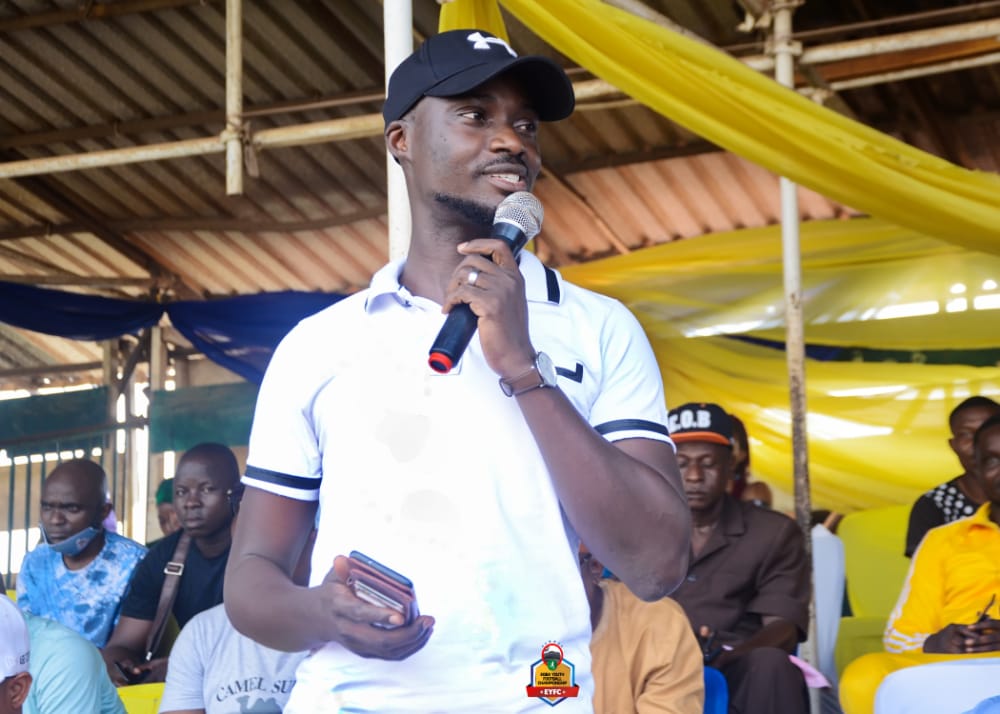 EYFCCup's tweet photo. Hon. Yusuf Temitope Adejojo, @YAF147 MHA represented the Rt. Honourable Olukunle Oluomo, Speaker Ogun State House of Assembly at the #2021EYFCCup Final on Sunday. https://t.co/g9IKFH4oK6